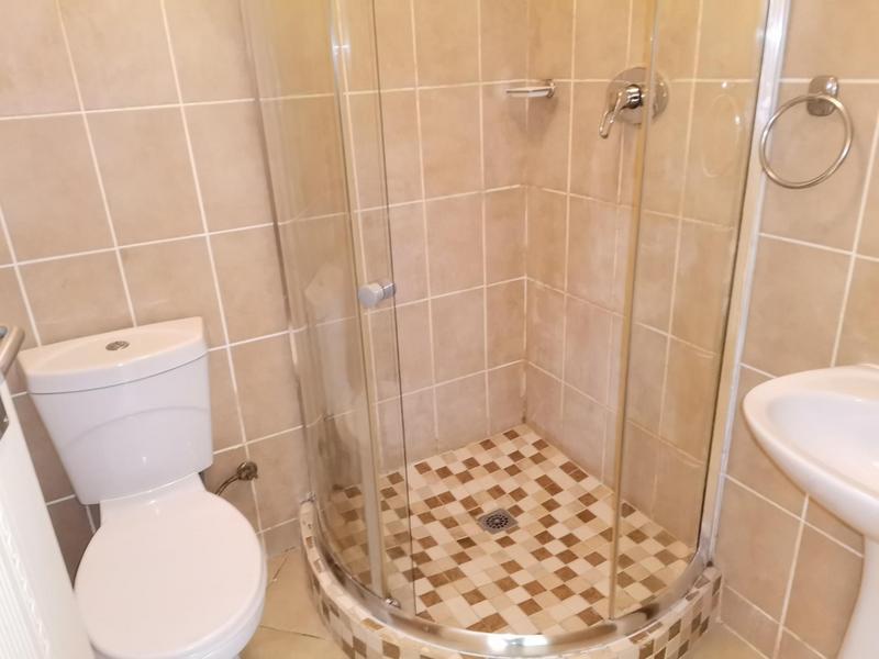 To Let 1 Bedroom Property for Rent in Gordons Bay Western Cape